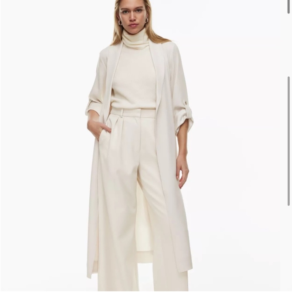 NWT Aritzia Babaton Kahlo Robe in Bone